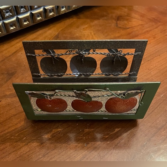Metal Apple & Vine Wire Design Napkin or Letter Holder with 4 round feet - Picture 5 of 8